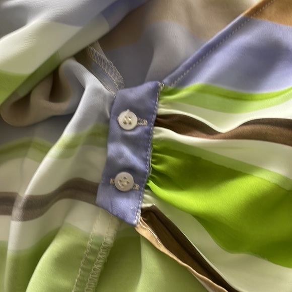 Wrap blouse.  This beautiful strip is perfect for Easter Dinners - Picture 5 of 5